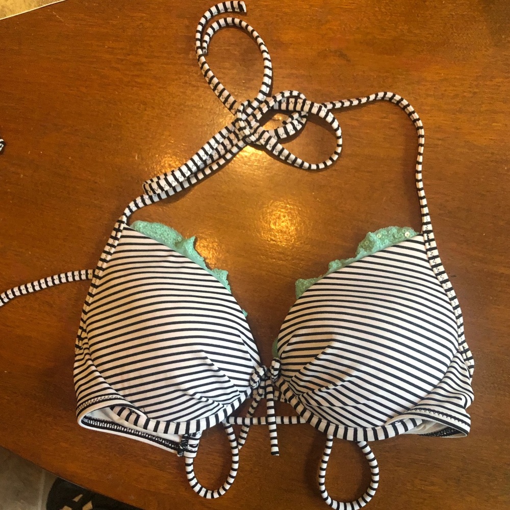 Victoria’s Secret Under Wire bikini top